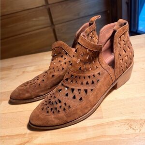CECELIA NEW YORK Tan Suede Cutout Boots - Anthropologie